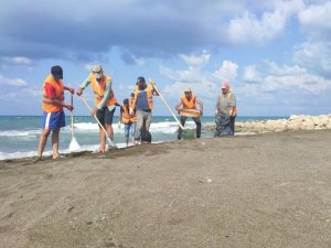 Samandağ’da petrol temizliği 11 gündür sürüyor