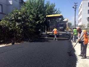 Akdeniz’de asfalt yama ve yol açma çalışmaları sürüyor