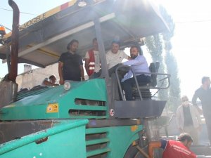 Edremit’te Yollar Asfaltlanıyor