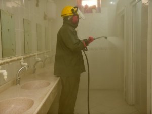 Tuzla’da okullar ozon yıkama yöntemi ile dezenfekte edildi