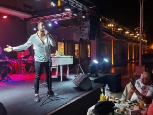 Umut Açıkgöz Azka sahnesini salladı