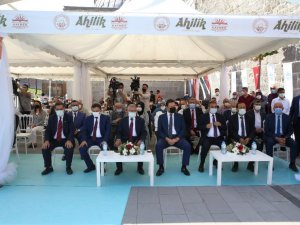 Başkan Büyükkılıç, Anadolu’nun Özü Ahilik Sanat Sergisini açtı