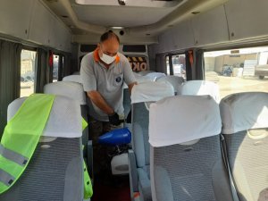 Kemer’de okul servislerine dezenfekte çalışması