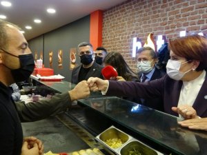 İYİ Parti Genel Başkanı Akşener, Ardahan’da esnafı ziyaret etti