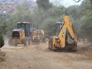 Nazilli Belediyesi Ocaklı Mahallesi’nde yeni yol açma çalışması başlattı