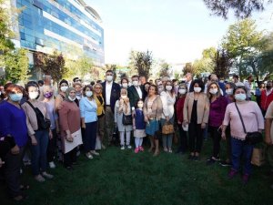 Kartal’da baştan aşağı yenilenen parka İmamoğlu ziyareti