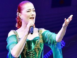 İzmir’de Candan Erçetin Rüzgarı