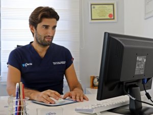 Uzm. Dr. Onur Ademhan: "Aynı günde çekim, implant ve diş takılması mümkün"