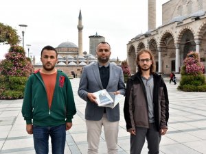 İzmir Büyükşehir Belediyesine sema gösterisi ve Mevleviliğin anlatıldığı kitaplar gönderildi