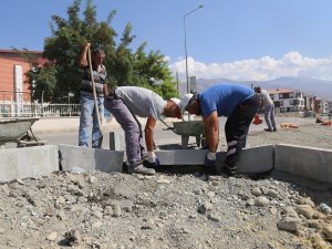 Erzincan’da yol ve kaldırım çalışmaları devam ediyor
