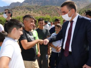 Siirt Valisi Hacıbektaşoğlu köy şenliğine katıldı
