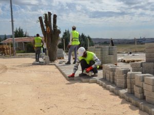 Kahramankazan’ın köyleri kilitli parke taşıyla donatılıyor