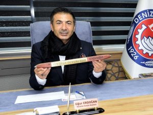 DTO Başkanı Erdoğan’a olan sevgisini el emeği eserine işledi