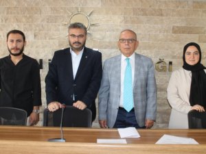 AK Partililer Menderes’i unutmadı