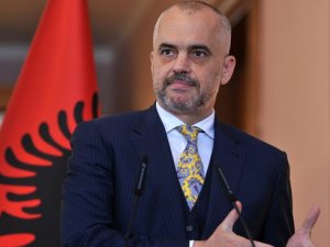 Arnavutluk’ta yeni hükümet güvenoyu aldı