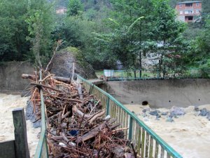 Batlama Deresi taşınca büyük korku yaşadılar