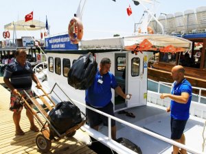 Denizlerden 2,5 milyon ton atık toplandı