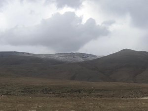 Zirve dolu yağışıyla beyaza büründü