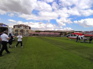 Yaşlı kadının imdadına hava ambulansı yetişti