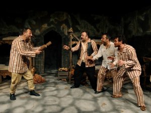 Düşevi Oyuncuları ekimde perde diyecek