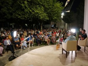 Zülfü Livaneli edebiyatseverlerle buluştu