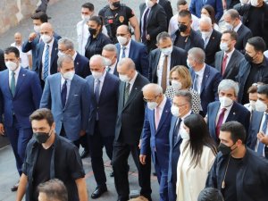 Cumhurbaşkanı Erdoğan, Akdeniz Belediyesini ziyaret etti