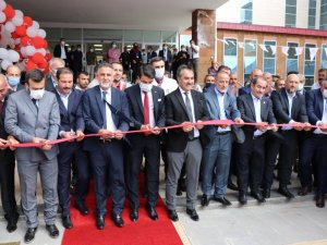 100 yataklı Ahlat Devlet Hastanesi’nin yeni hizmet binası törenle açıldı