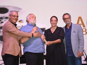 Altın Koza’da onur ödülleri verildi