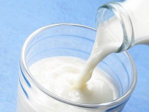 “1 yaşından önce bebeklere inek sütü verilmemeli”