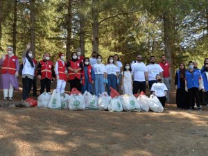 Bingöl’de gönüllüler çevre temizliği yaptı