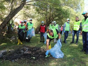 Niğde’de Dünya Temizlik gününde caddeleri temizlendi