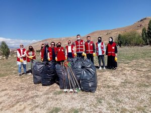 Bayburt’ta Dünya Temizlik Günü’nde ormanlık ve piknik alanında temizlik yapıldı