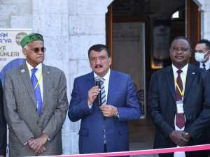 22 üniversiteden 51 akademisyenin katıldığı foto akademi sergisi açıldı