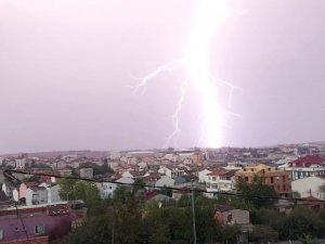 İstanbul’da beklenen yağış başladı