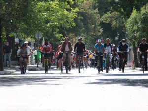 AB Delegasyonu Başkanı Meyer-Landrut, Ankaralılarla birlikte pedal çevirdi