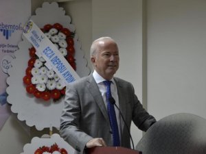 Eczacı Odası Başkanı Karaarslan güven tazeledi