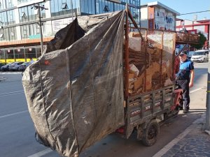 Lisanssız çek-çekler zabıtaya takıldı