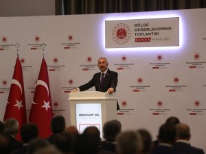 Bakan Gül: "Herkesin beklediği adaleti tesis etmek hepimizin boynunun borcudur"