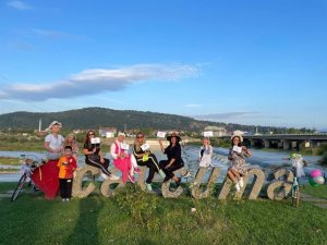 ’Süslü kadınlar’, pedal çevirerek farkındalığa dikkat çekti