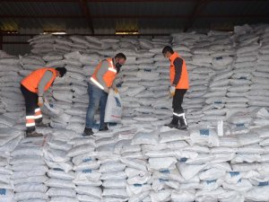 Kuşadası’nda 2 bin 500 aileye yakacak yardımı