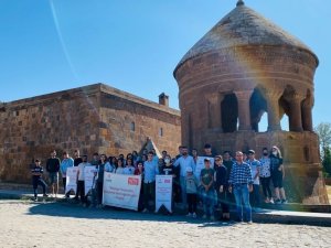 Artuklu 1071 Derneği’nden ‘Malazgirt Şuurunda Gençlerle Geleceğe Umutla’ gezisi