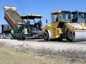 Türkiye’nin en soğuk ilçesinde beton yol çalışması