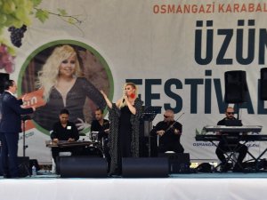 Üzüm Festivali’nde Özşimşir coşturdu