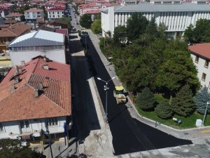 Refik Aras Sokağa asfalt döküldü