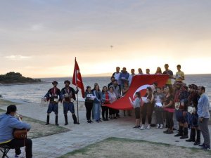 AYFAD üyeleri Çanakkale’de Şehitlere Saygı Yürüyüşü yaptı