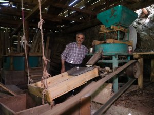 150 yıllık değirmen teknolojiye direniyor