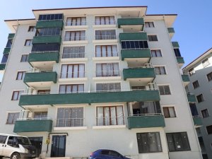 Belediye, sıfır dairelerini 84 üniversite öğrencisine tahsis etti