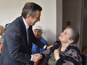 Alzheimer hastalığıyla mücadele eden vatandaşlar ve aileleri yalnız bırakılmıyor
