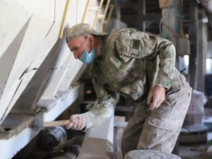 Ermenilerden kalan asırlık değirmen tarihe meydan okuyor