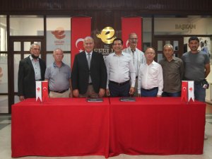 Efeler Meclisi’nden geçti, imzalar atıldı